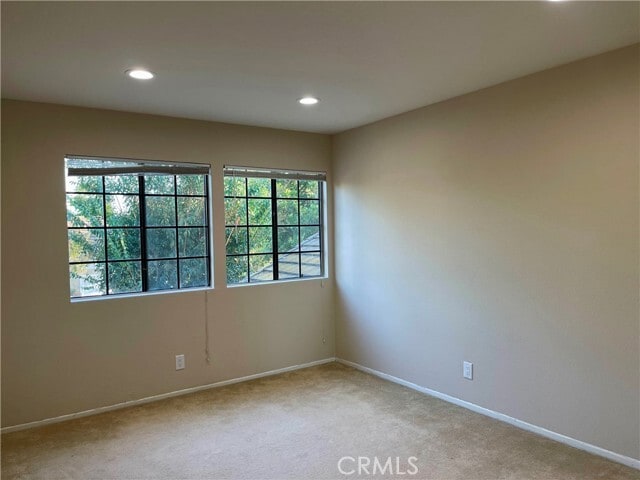 Building Photo - 3 Rushingwind