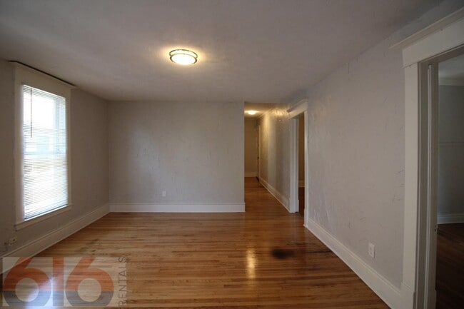 Building Photo - 27 National Ave SW