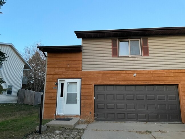 Building Photo - 2931 King James Way