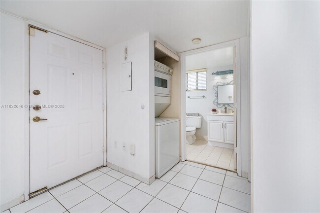 Building Photo - 12521 NW 11th Ln