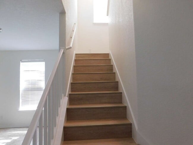Building Photo - 4 Bed/ 3 Bath Stunner Located at Evans & TPC Parkway