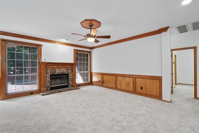 Building Photo - 1903 Port Royal Dr