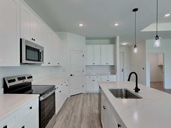 Building Photo - 16040 Galiano Ct