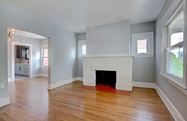 Building Photo - 1280 Warren Rd