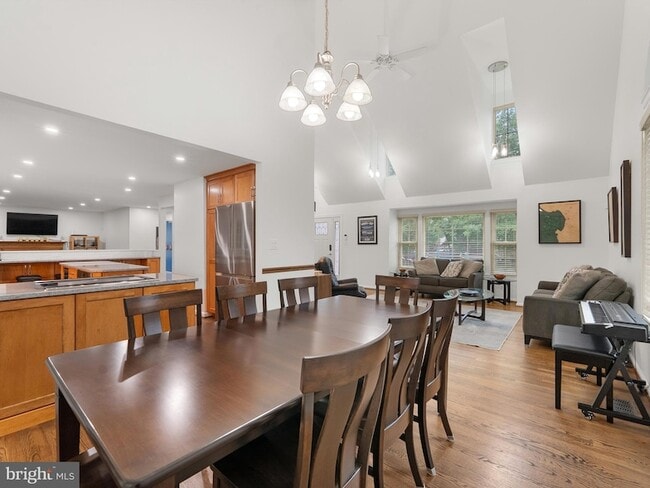 Building Photo - 3044 Emerald Chase Dr