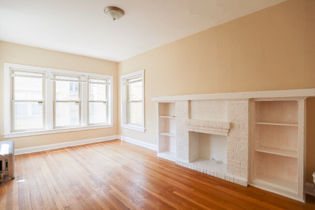 Primary Photo - 4728 N Spaulding Ave