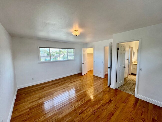 Building Photo - Willow Street Charm! 3 bedroom 1.5 bathroom home in Pacific Grove