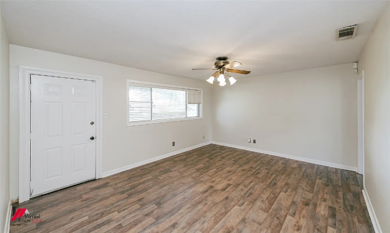 Building Photo - 1913 Lee St