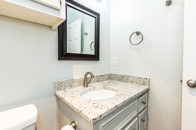 Building Photo - 2/2 in Frenship Schools. LOCATION! 1/2 off first months rent!