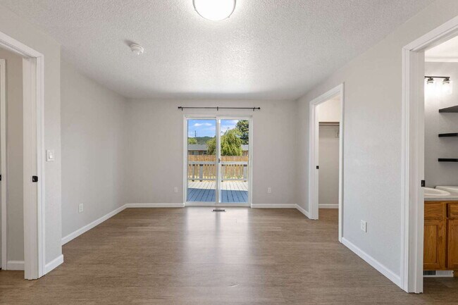 Building Photo - Updated 3 bedroom home with garage