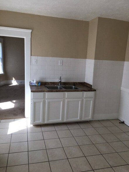 Building Photo - 1249 Addison Rd