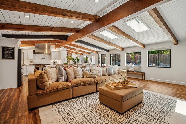 Building Photo - Luxury Single-Level Westside Alamo Home with Saltwater Pool, Spa & Outdoor Kitchen