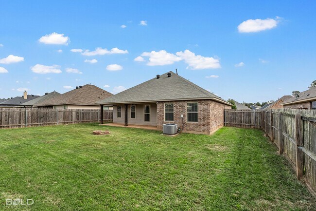 Building Photo - Brick Home In Haughton