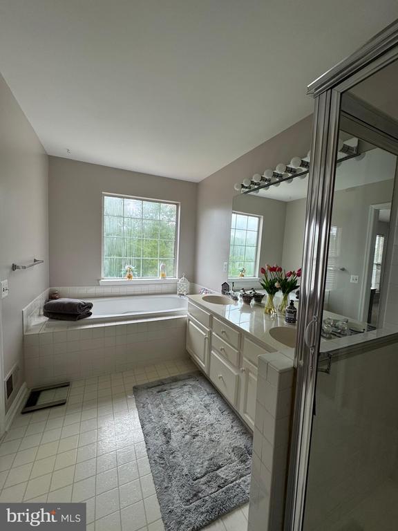 Building Photo - 11815 Limoux Pl