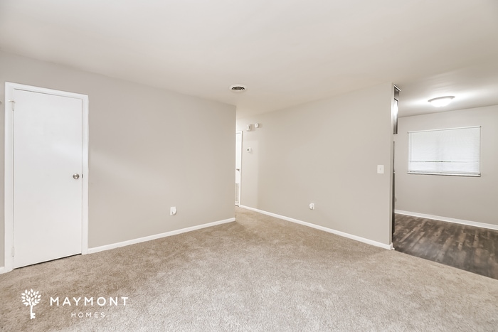 Building Photo - 833 Hoss Rd