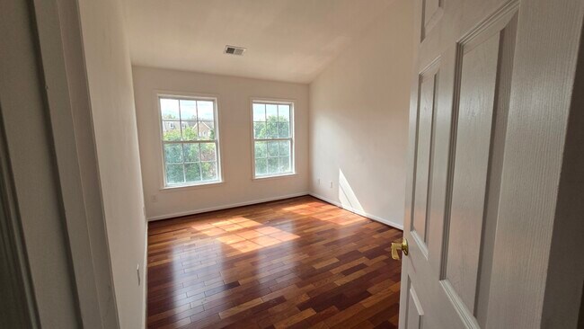 Building Photo - 21138 Angela Square