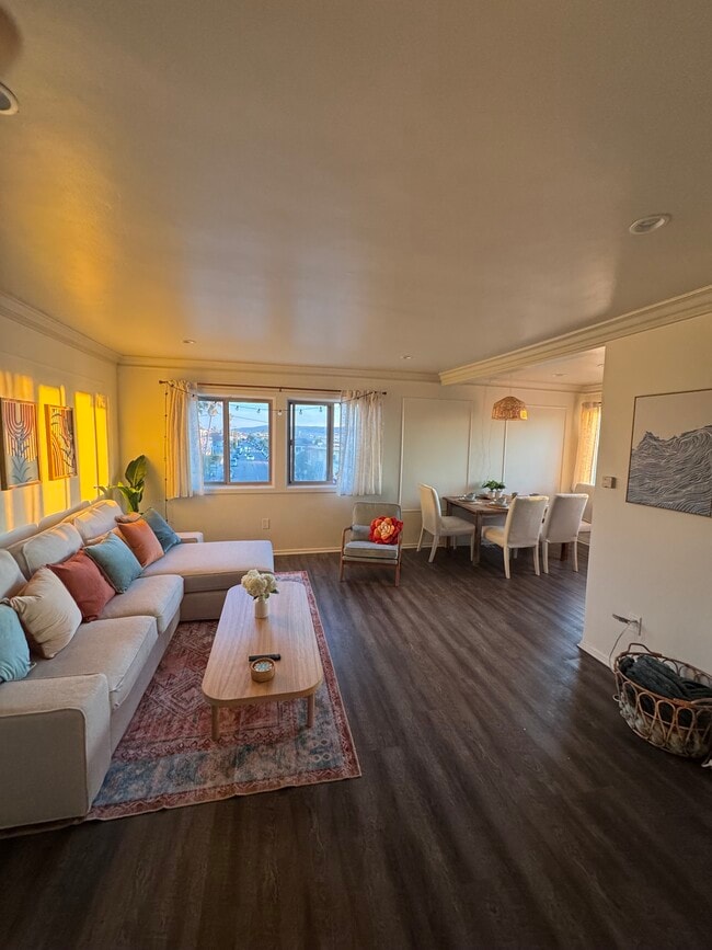 Building Photo - 137 27th St