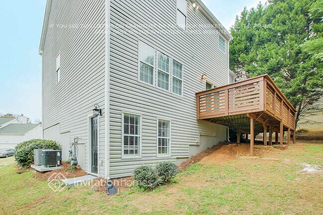 Building Photo - 6757 Clearstream Way
