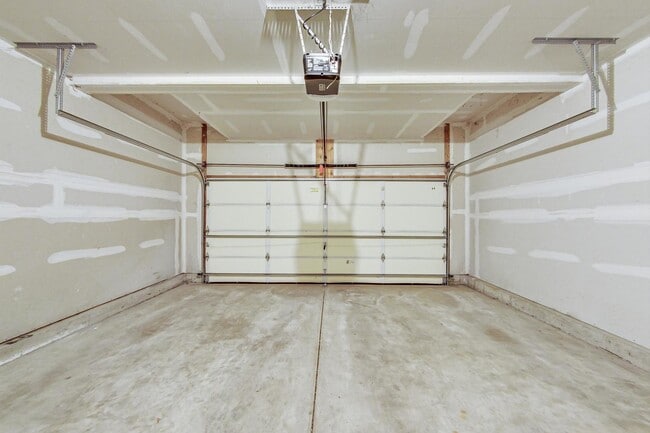 Building Photo - 2951 Old Glory Dr