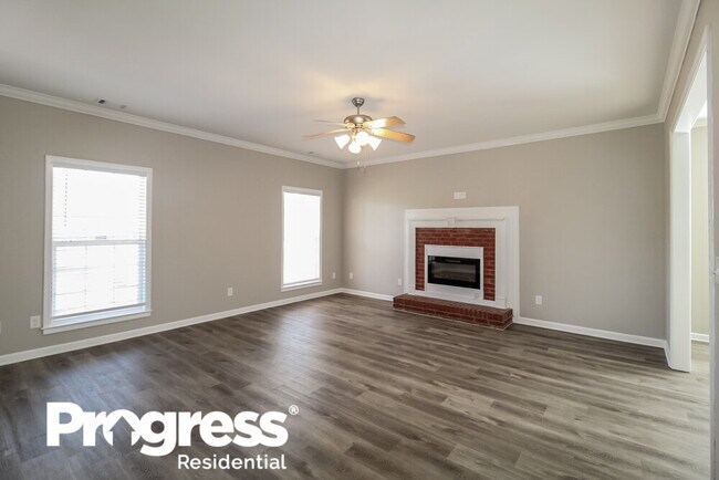Building Photo - 1259 Saxony Dr SE