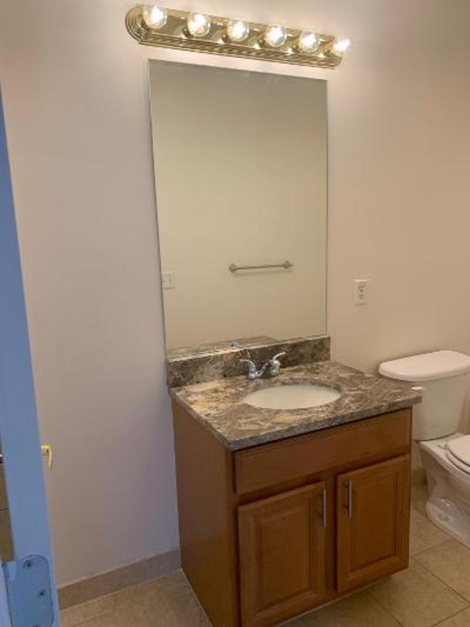 Building Photo - 249 Main St