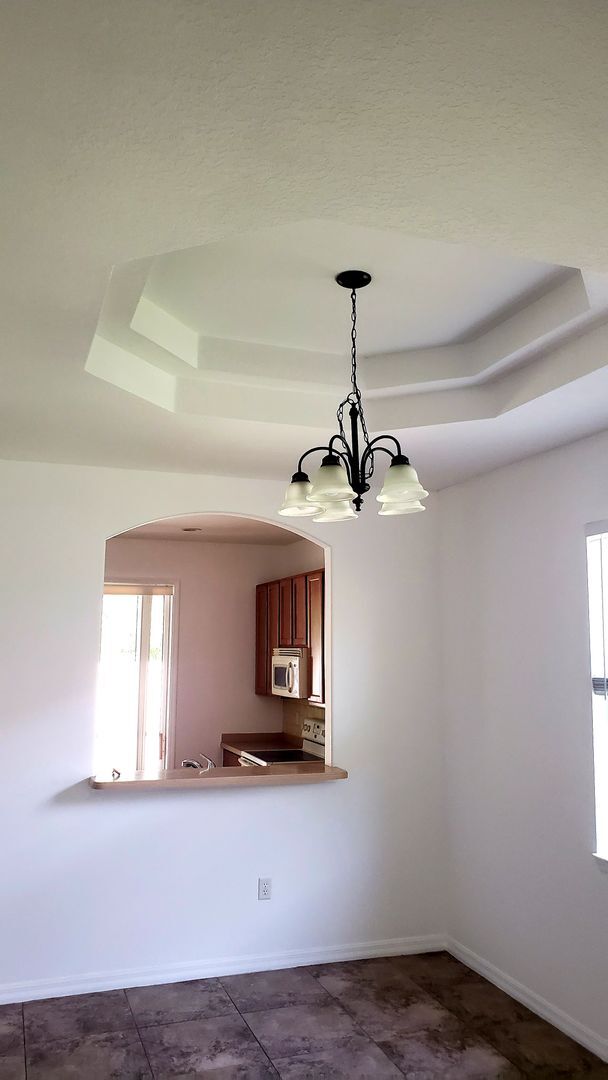 Building Photo - 3 bed 2 bath home