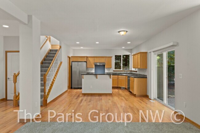 Building Photo - Beautiful Central Bothell Home. Great Floor Plan! Open Lvg Spaces, Office, Bonus Room  + XL Bedro...