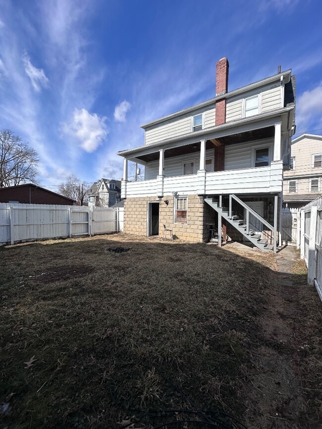Building Photo - 120 E Green St