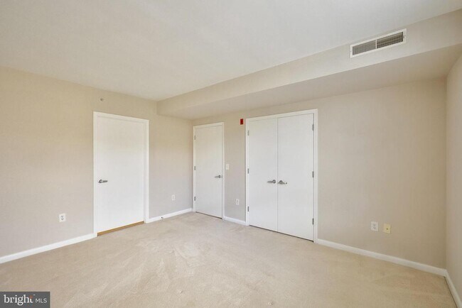 Building Photo - 355 I St SW