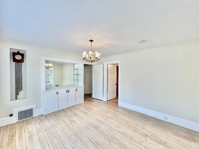 Building Photo - 714 N 9th St