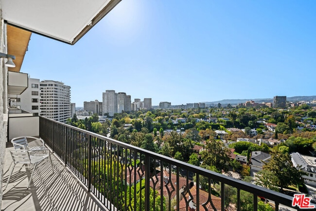 Building Photo - 10535 Wilshire Blvd