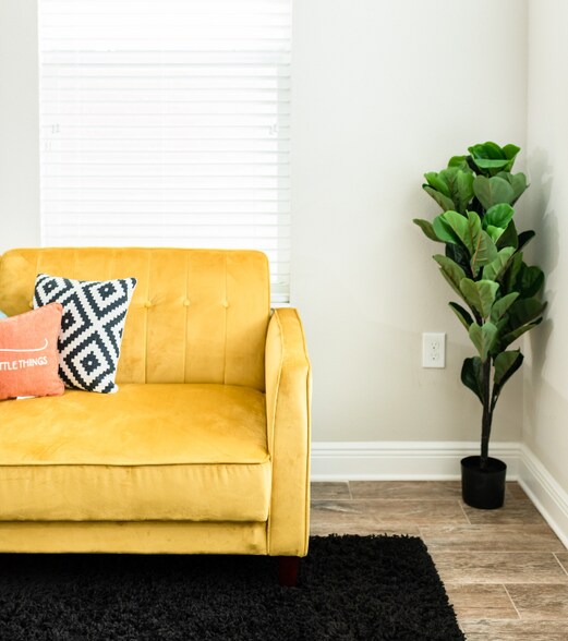 Building Photo - 2126 W Spruce St