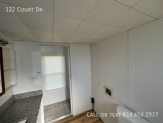 Building Photo - 122 Court Dr