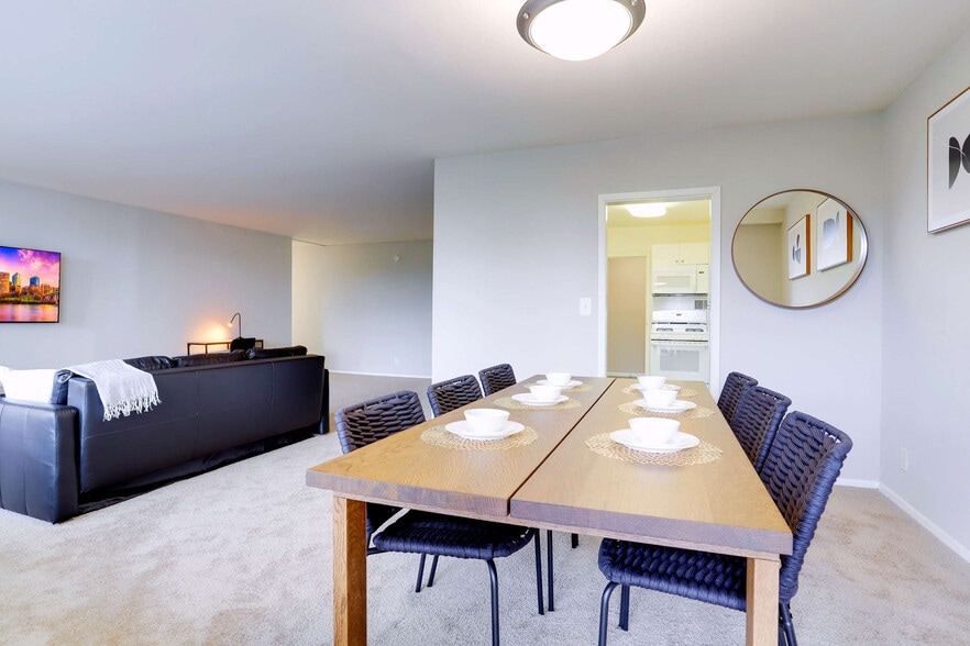 Building Photo - 2111 Richmond Hwy