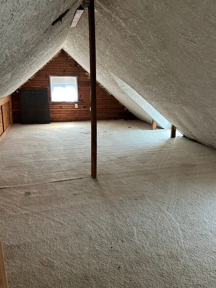 Antic - 5211 14th St NW