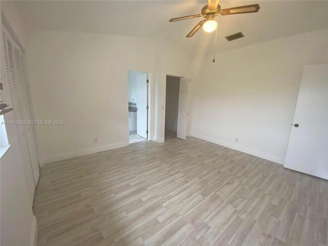 Building Photo - 654 Woodgate Cir