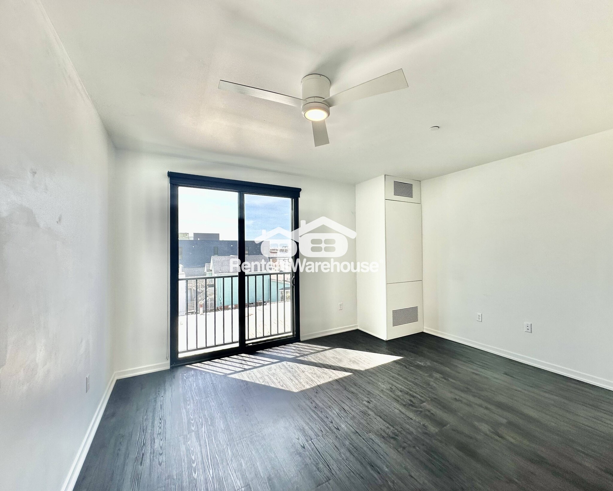 Building Photo - 329 5th St