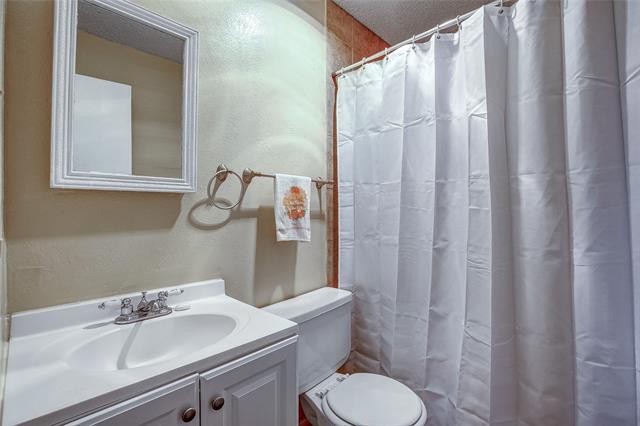 Building Photo - 1717 Palisades Dr