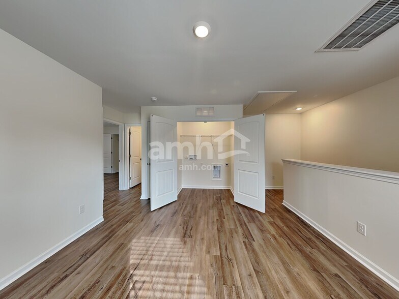 Building Photo - 1382 John Swann St