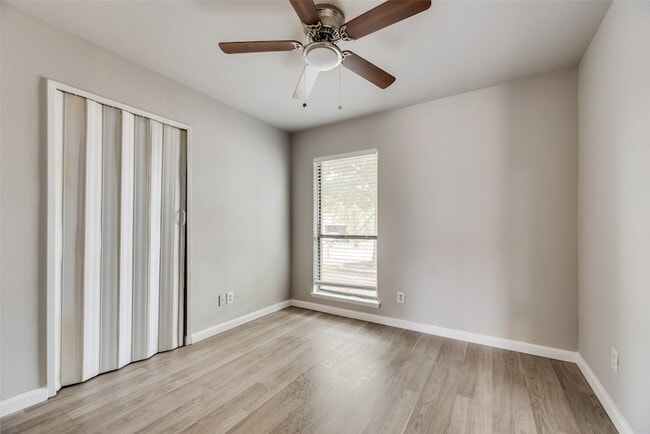 Building Photo - 713 Sunny Slope Dr