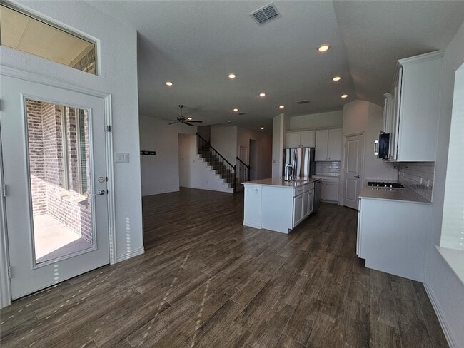 Building Photo - 14620 Little Water Dr