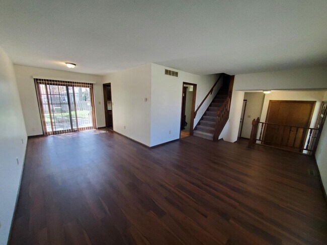 Building Photo - Spacious Derby home in Beautiful Mature Tr...