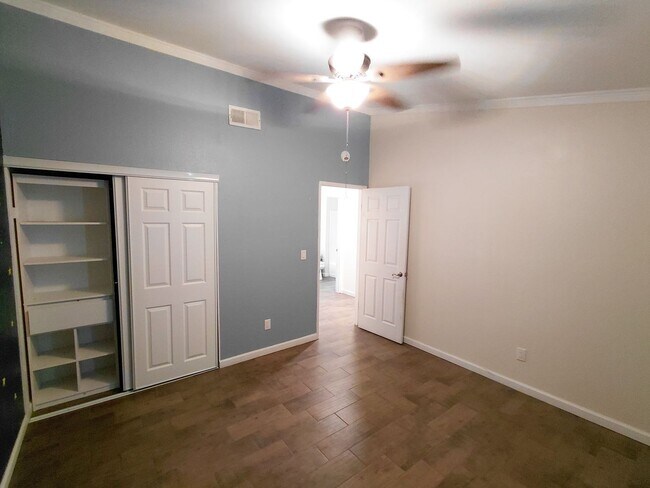 Building Photo - Modern Comfort Meets Family-Friendly Living in a Great Neighborhood