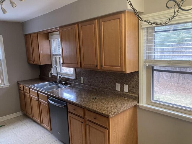 Building Photo - 4846 Birchwood Ln