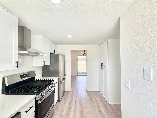 Building Photo - 437 Reed Way