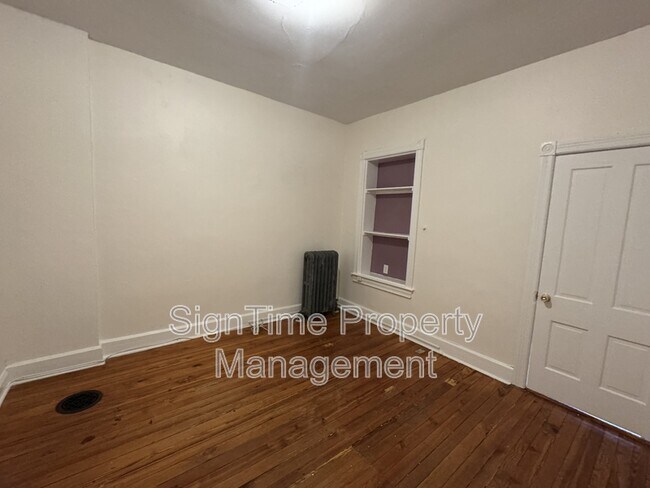 Building Photo - 42 E Franklin St