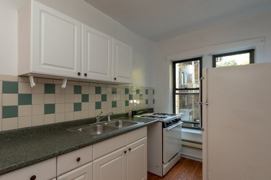 Building Photo - 2847 N Orchard St