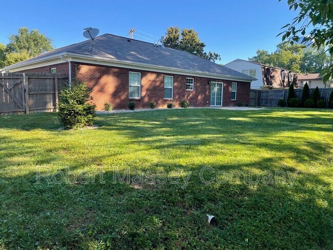 Building Photo - 8505 Saurel Dr