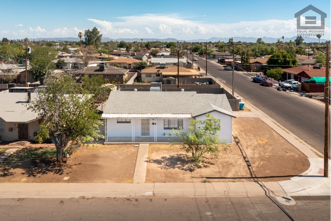 Building Photo - 2849 W Alice Ave