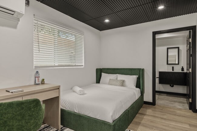 Building Photo - 10773 Ashton Ave